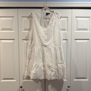GAP White Sleveless Dress w/Eyelet Detail